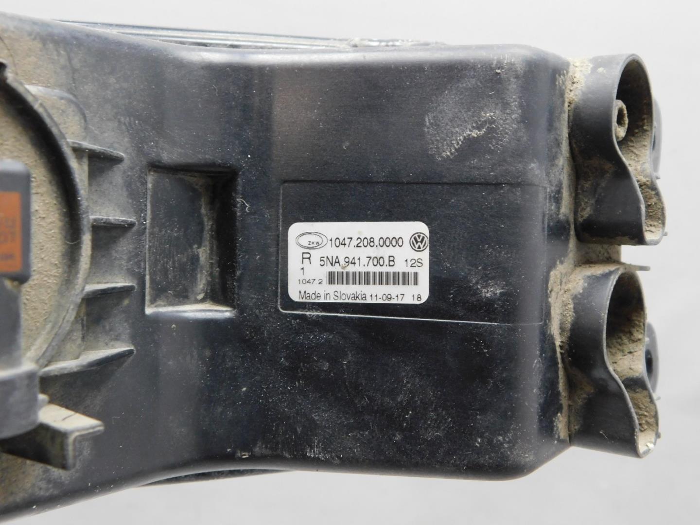 Фара противотуманная правая