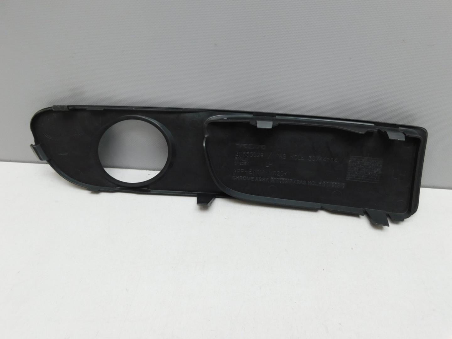 Решетка в бампер левая