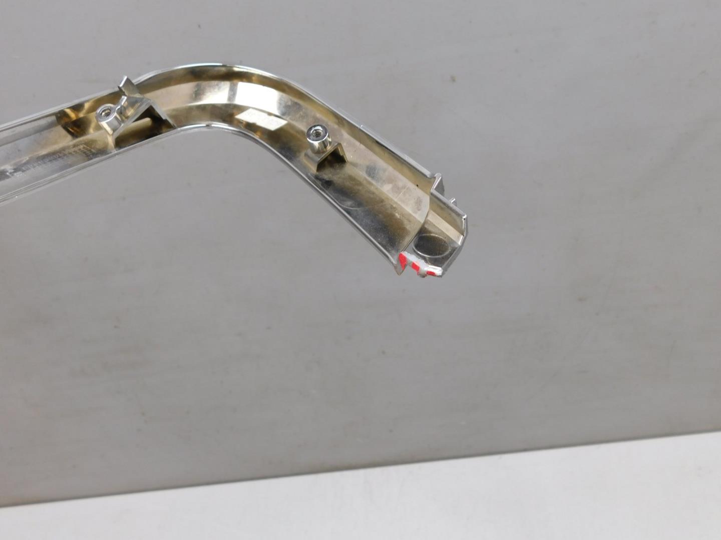 Молдинг переднего бампера