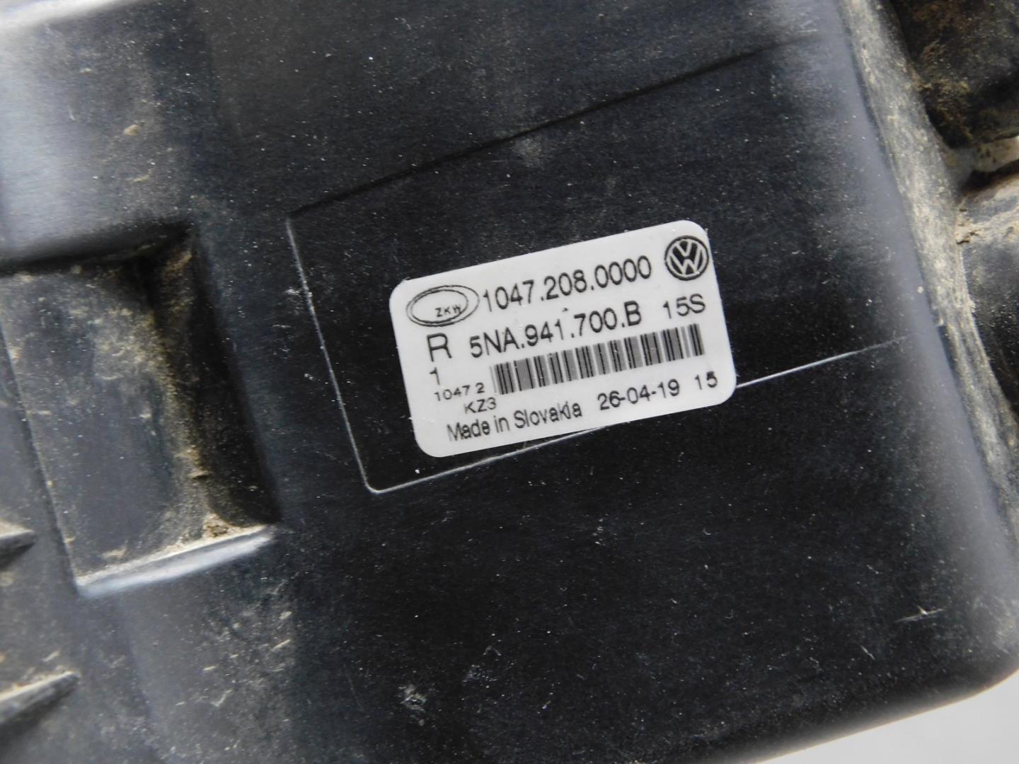 Фара противотуманная правая