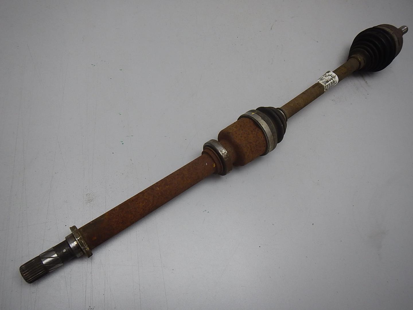 Полуось правая (привод)