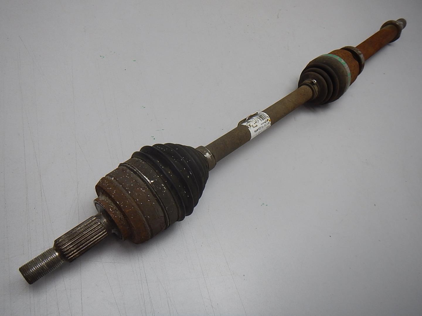 Полуось правая (привод)