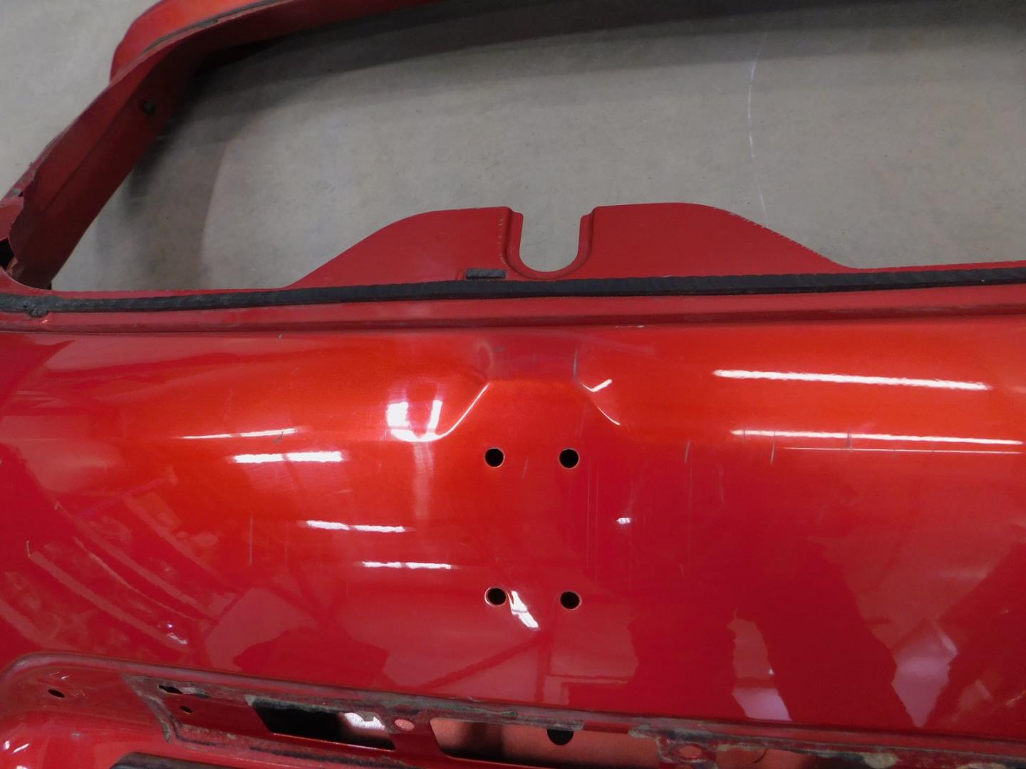 Дверь багажника