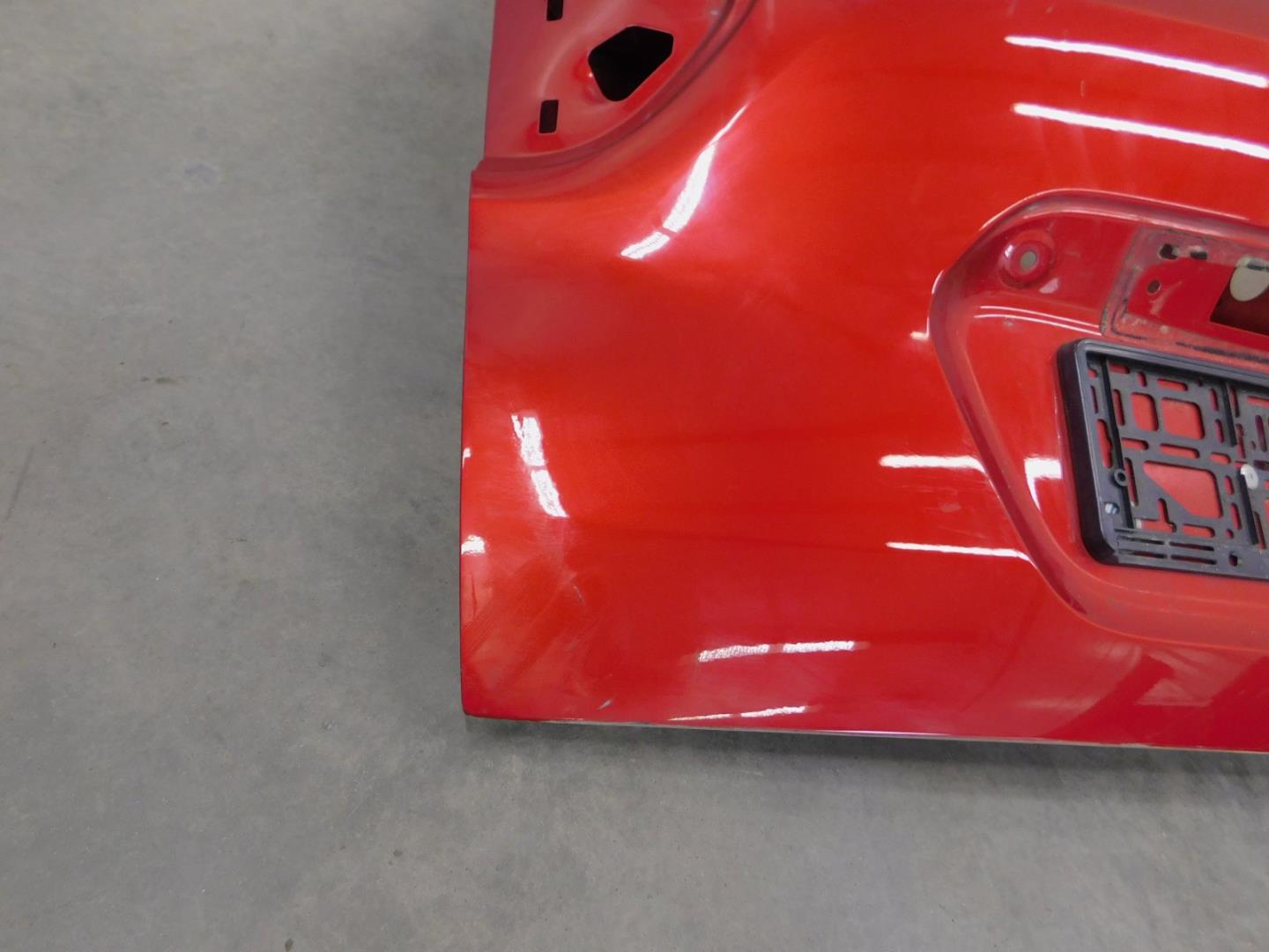 Дверь багажника