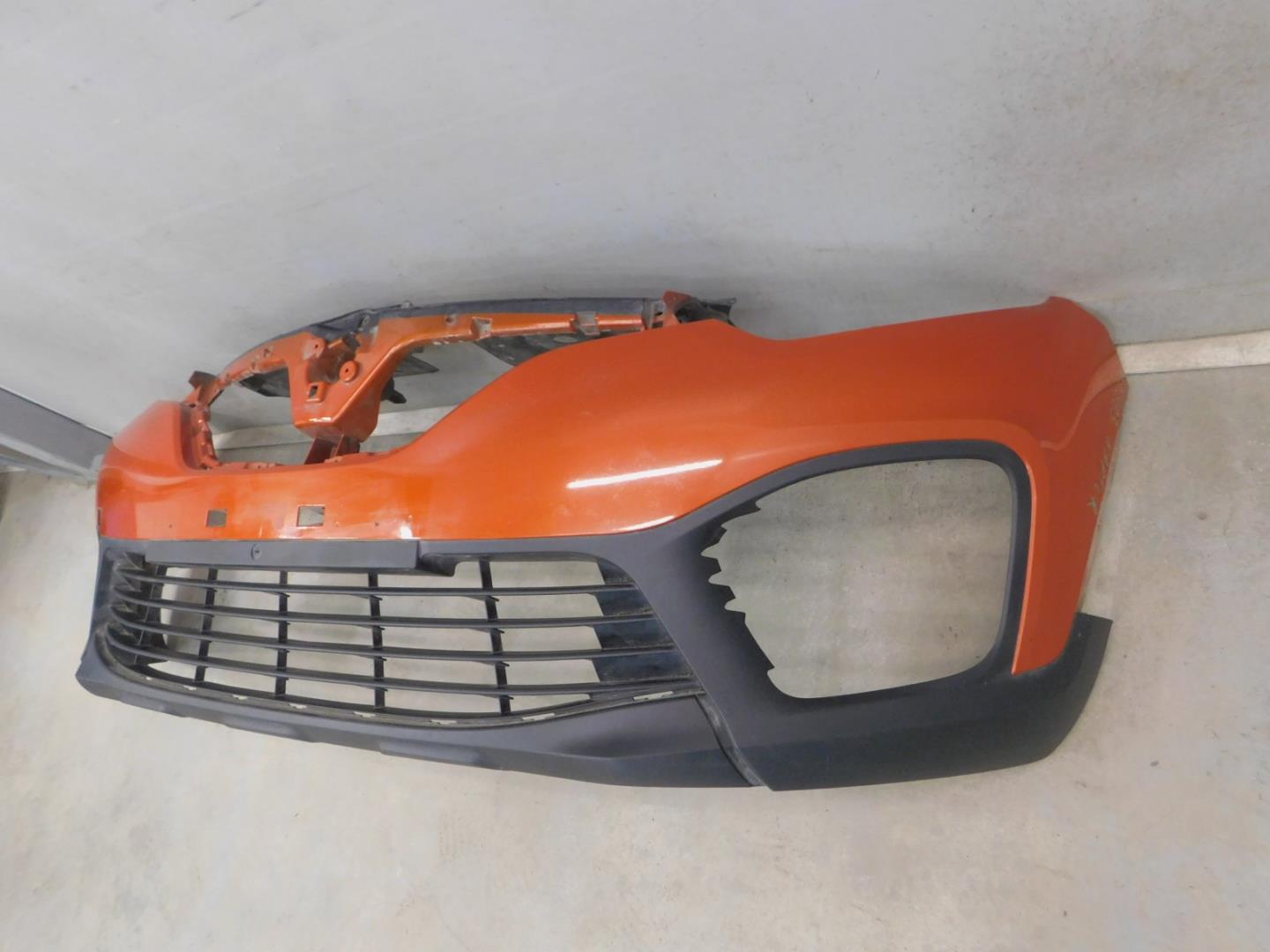 Бампер передний