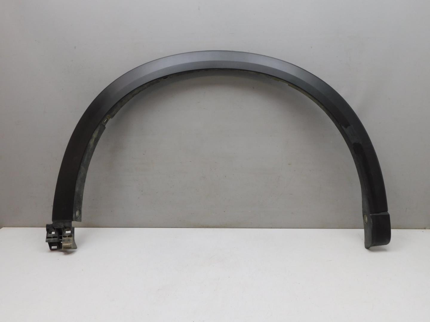 Накладка переднего крыла правого