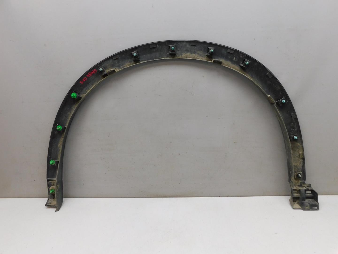 Накладка переднего крыла правого