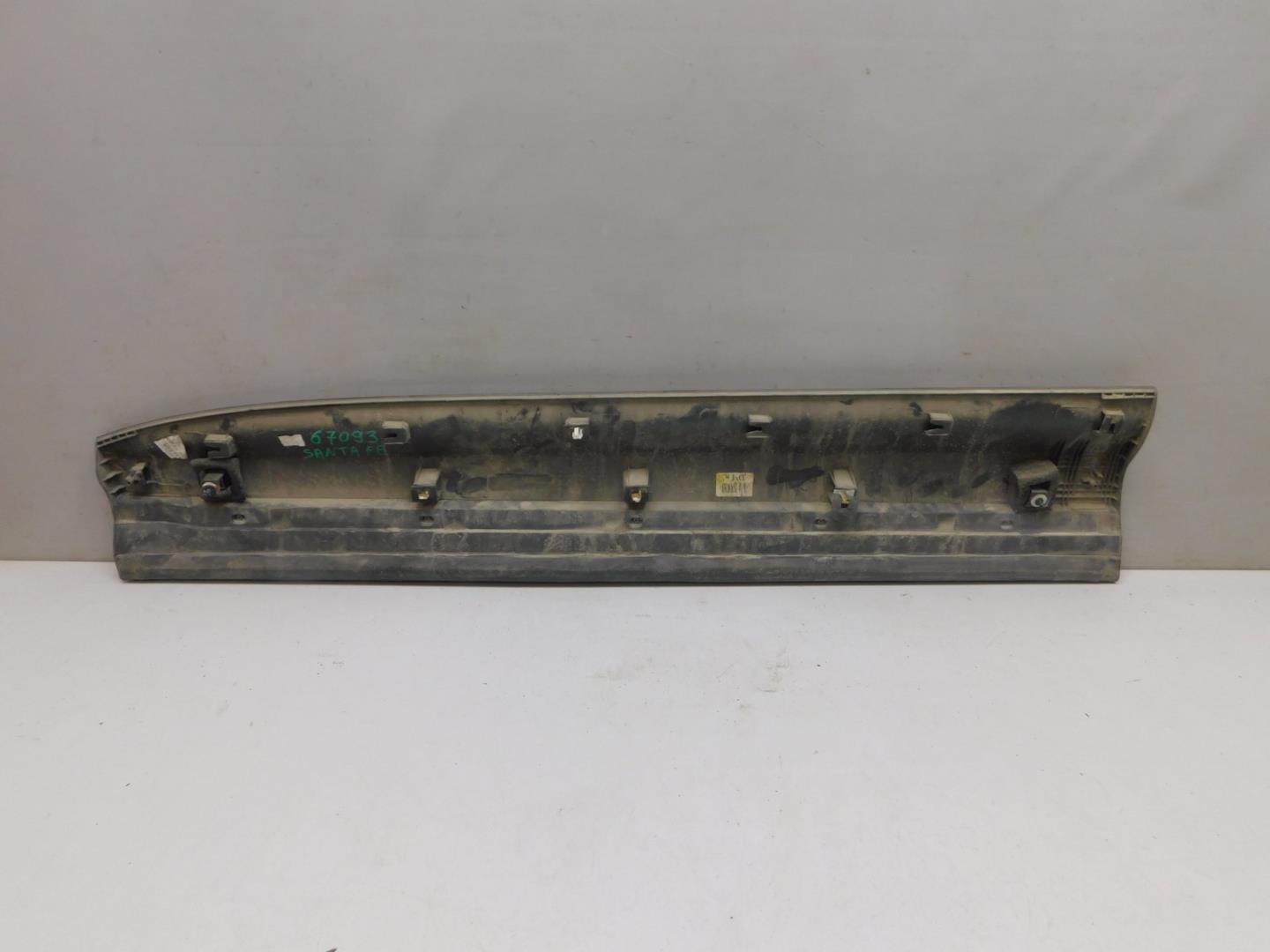 Накладка двери передней правой