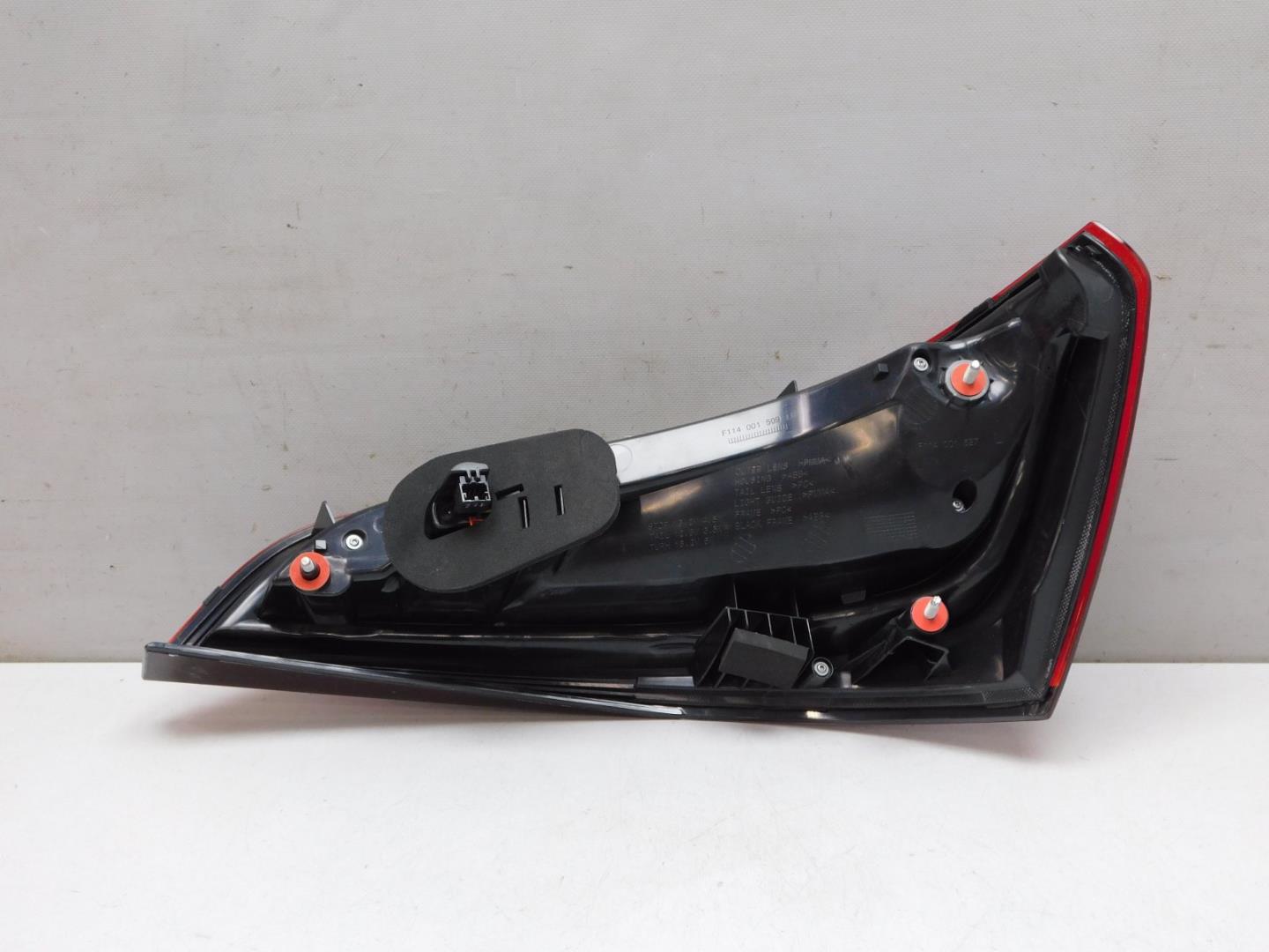 Фонарь задний левый