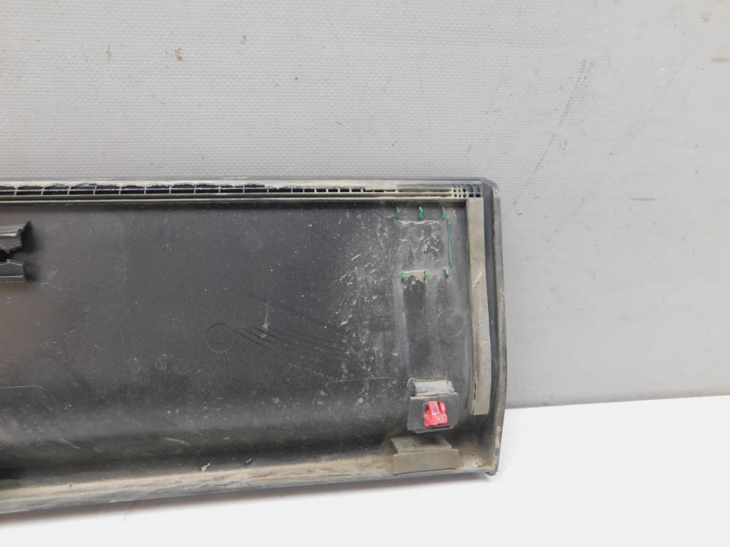 Накладка двери задней левой