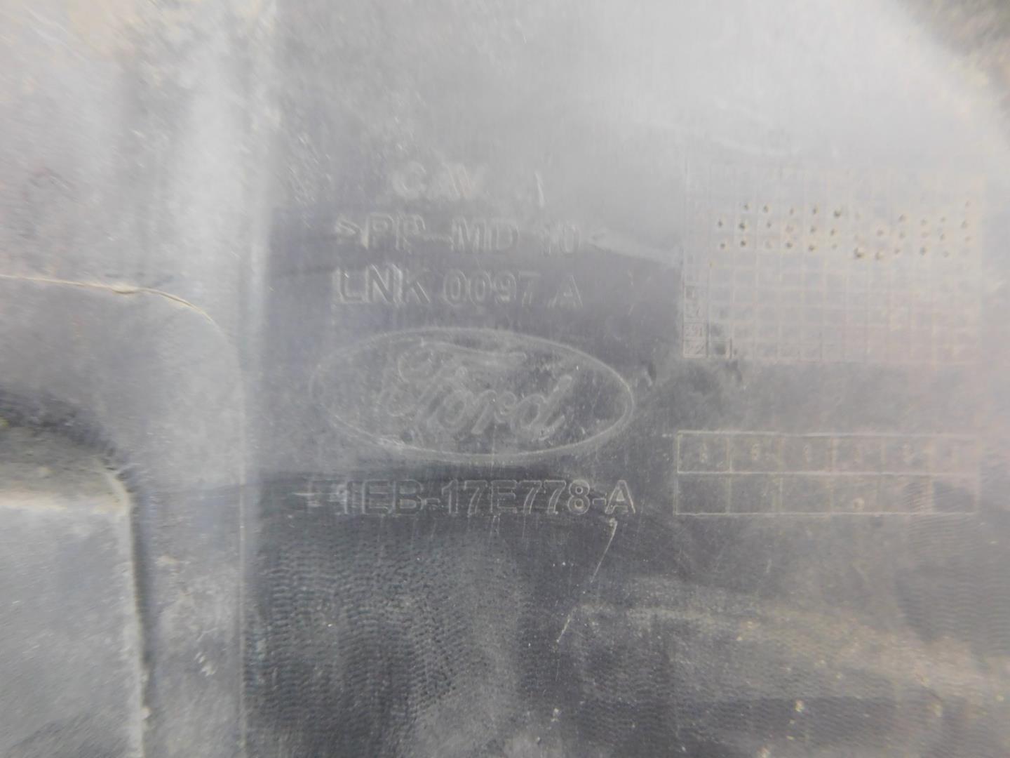 Кронштейн переднего бампера