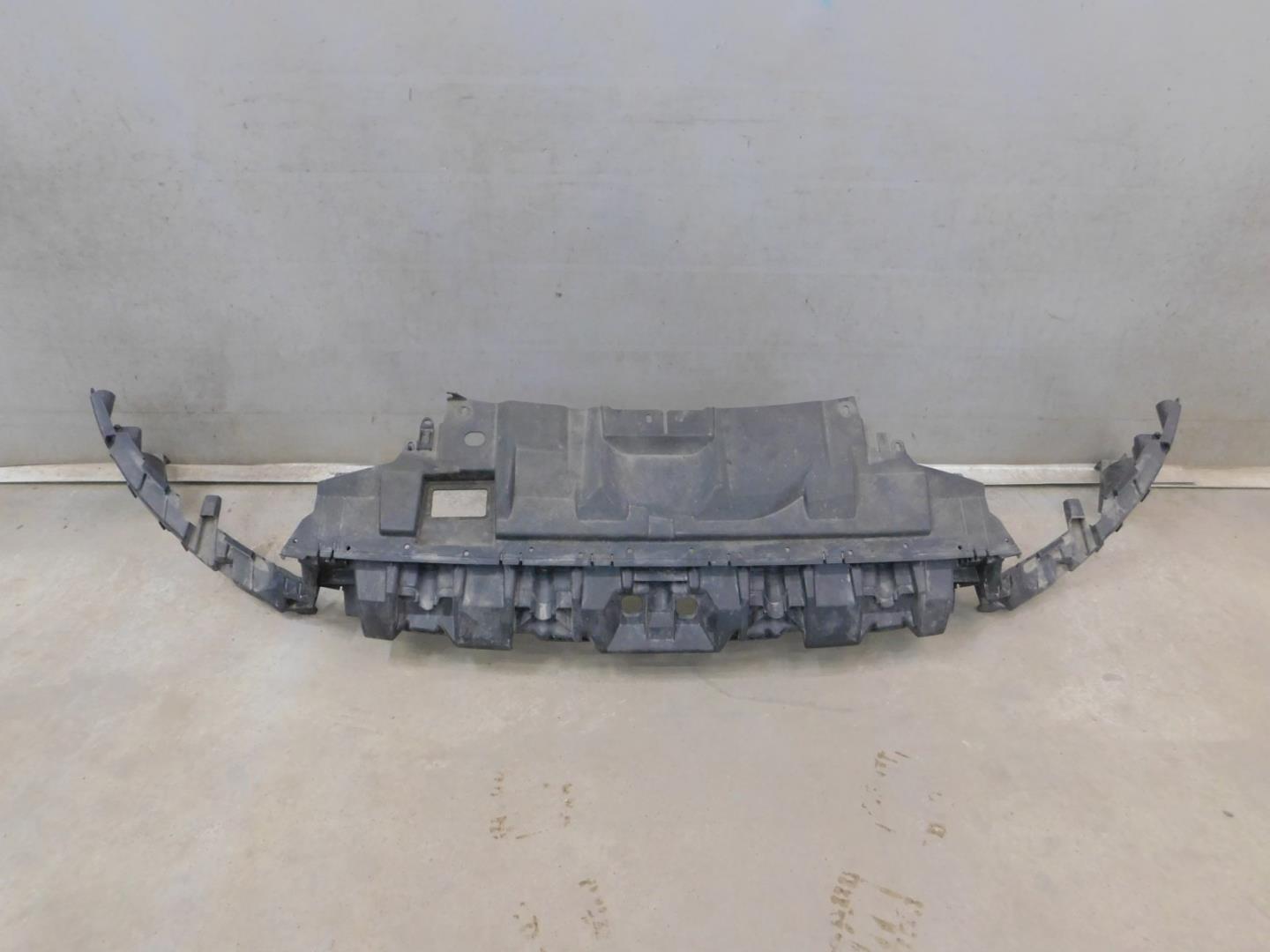 Кронштейн переднего бампера