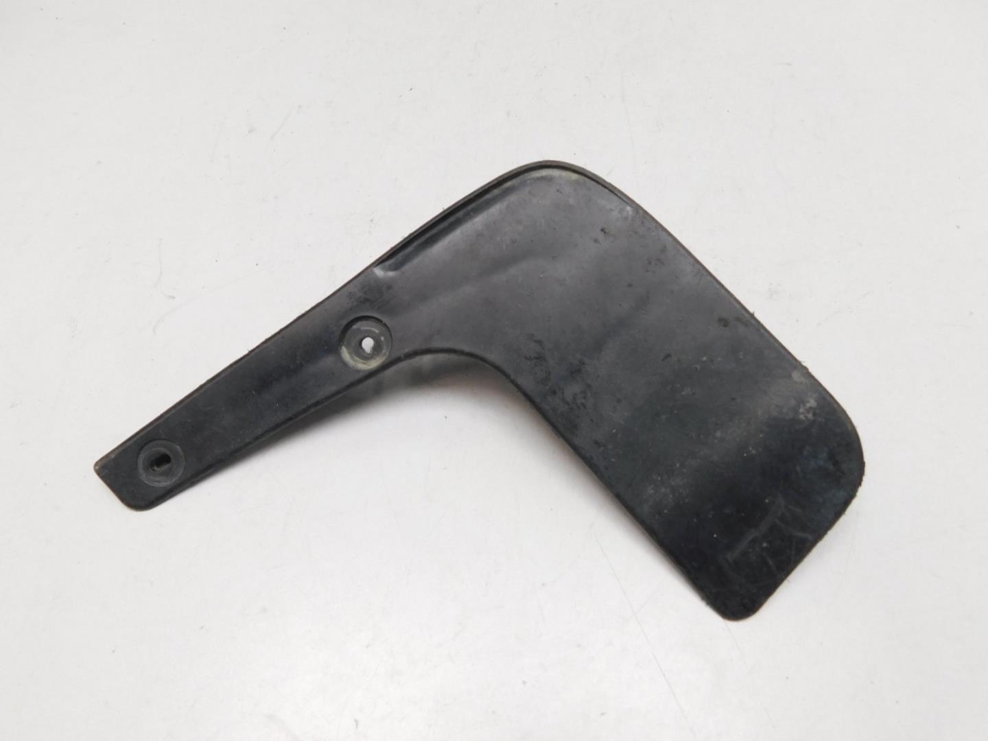 Брызговик задний левый