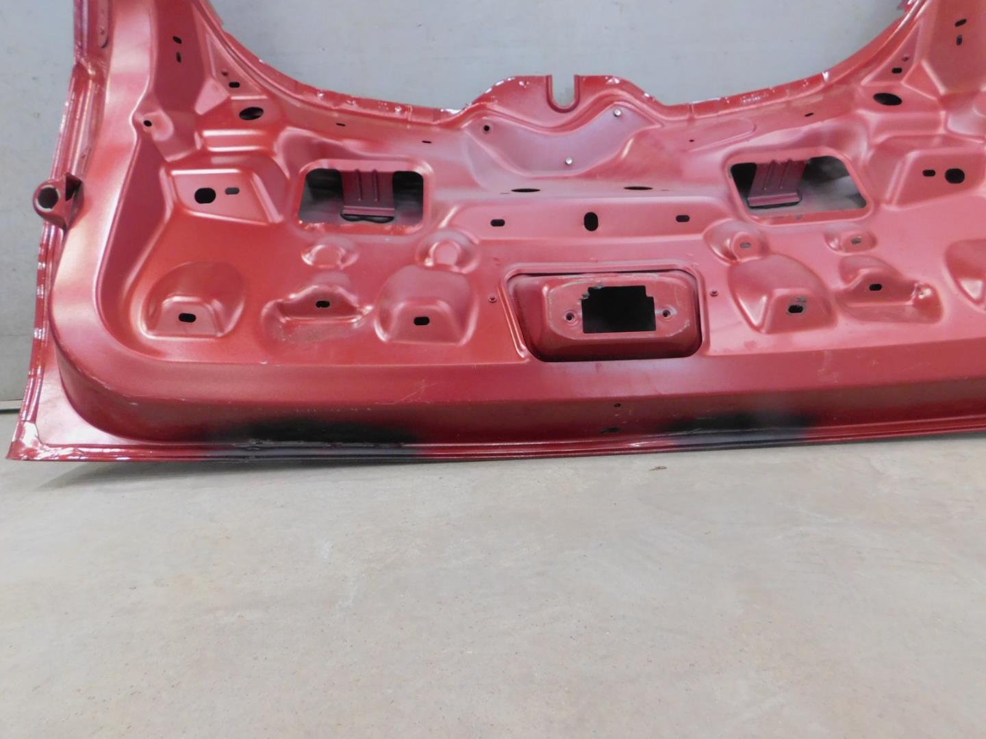 Дверь багажника