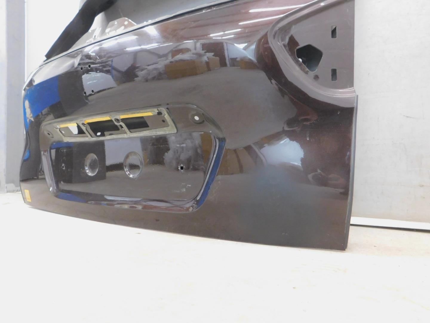 Дверь багажника