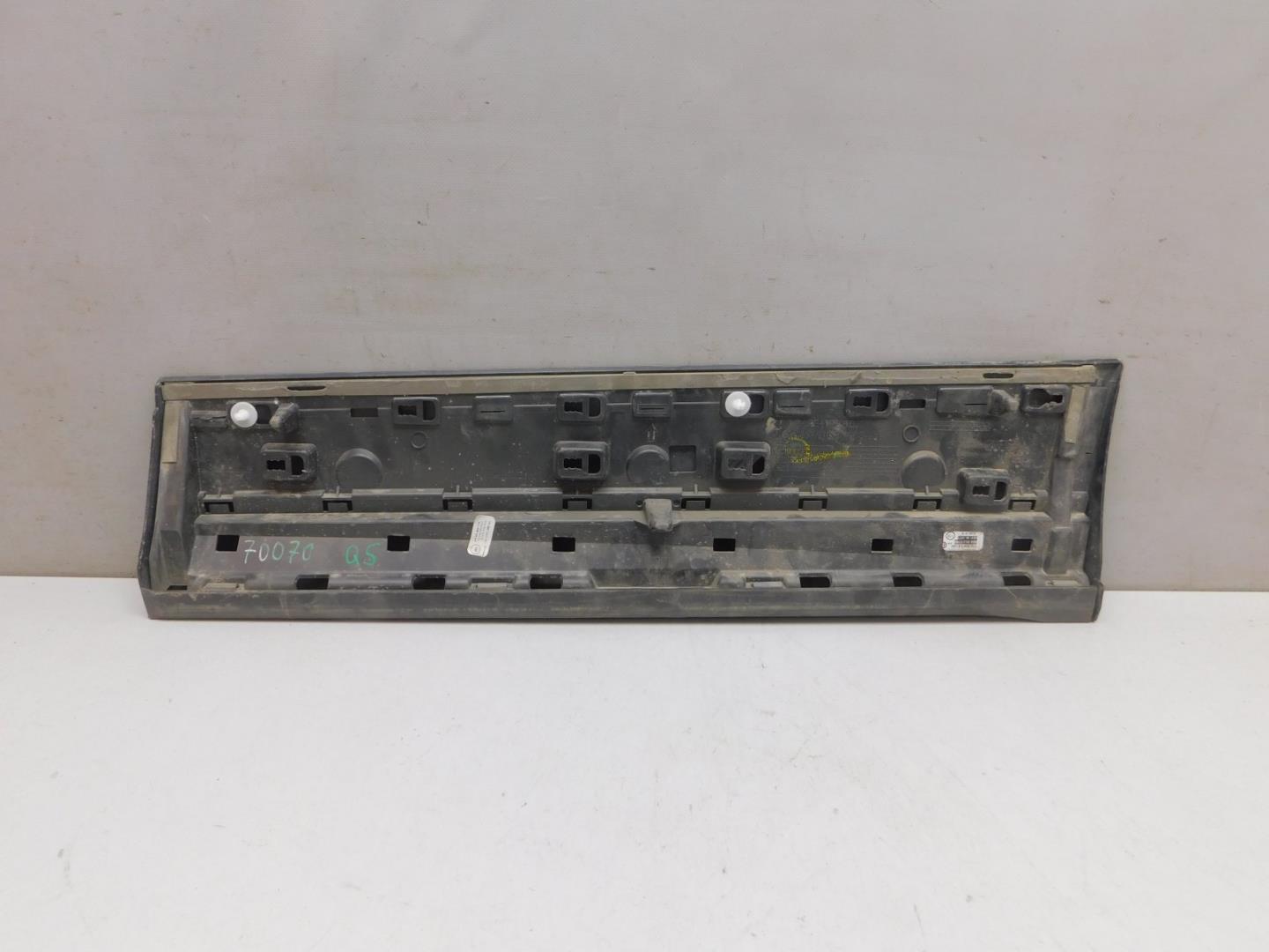 Накладка двери задней правой