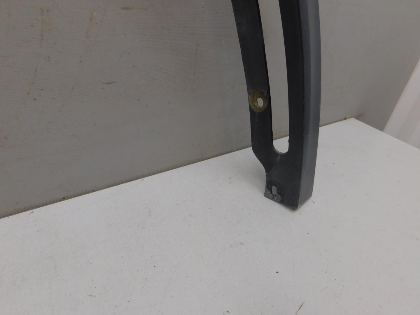 Накладка переднего крыла правого