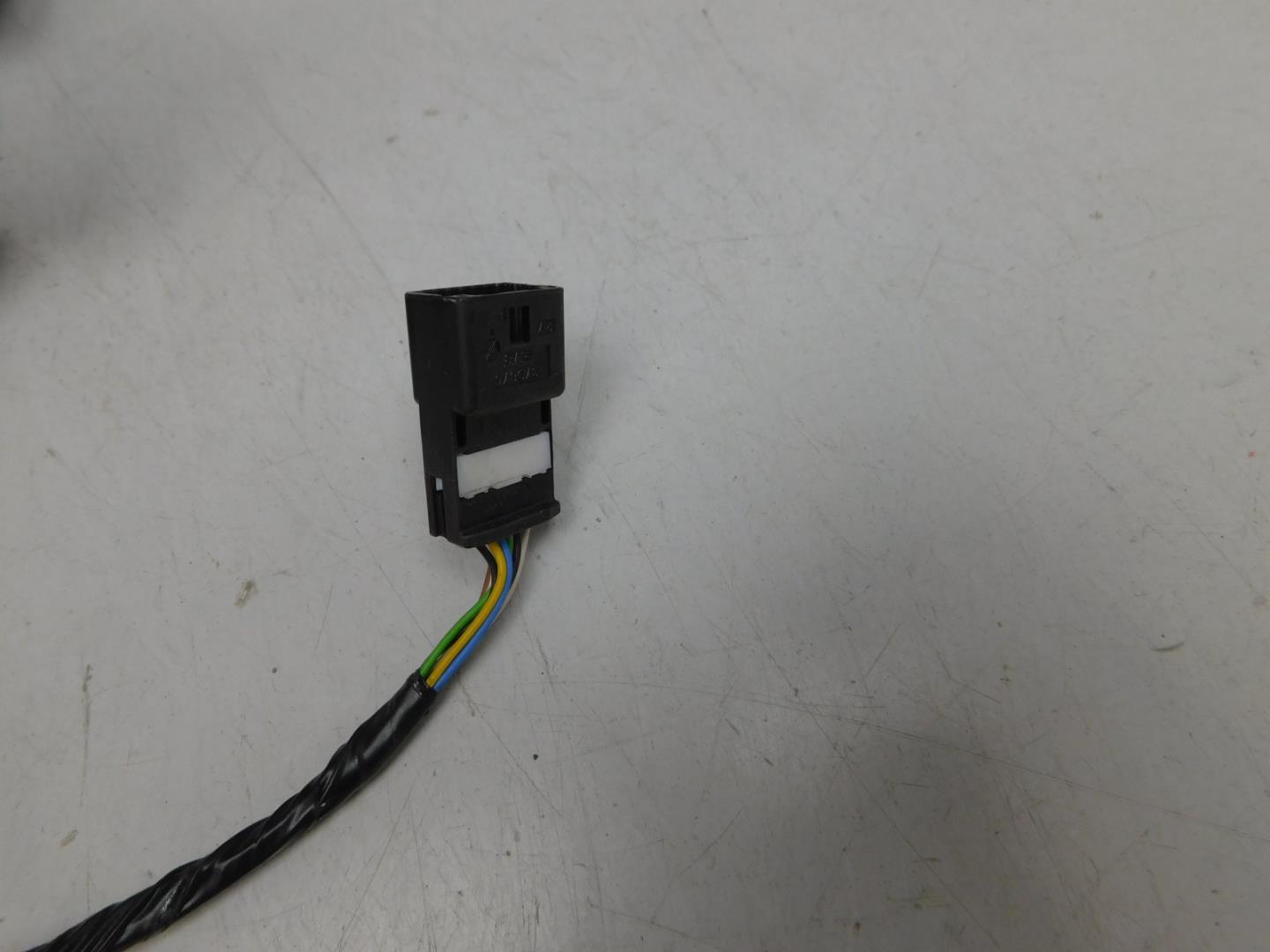 Зеркало правое электрическое