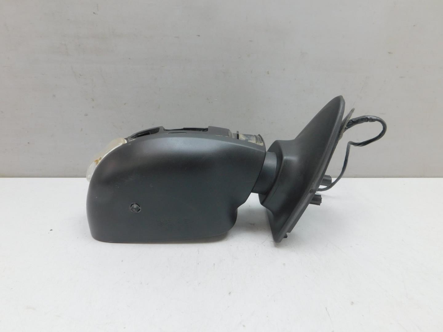 Зеркало правое электрическое