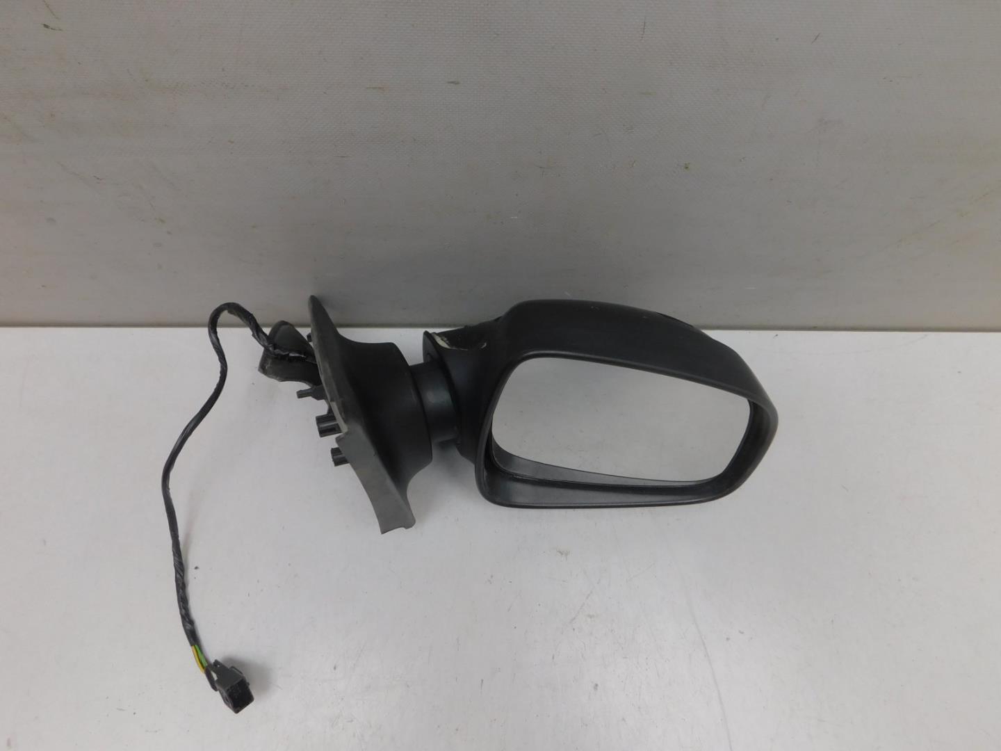 Зеркало правое электрическое