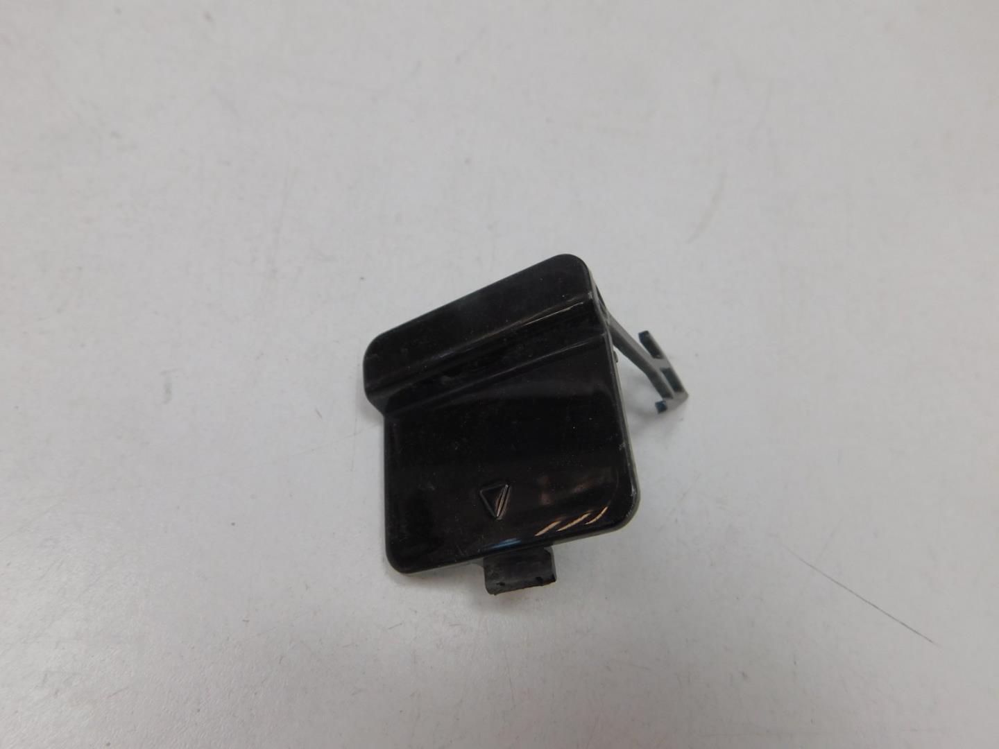 Заглушка буксировочного крюка