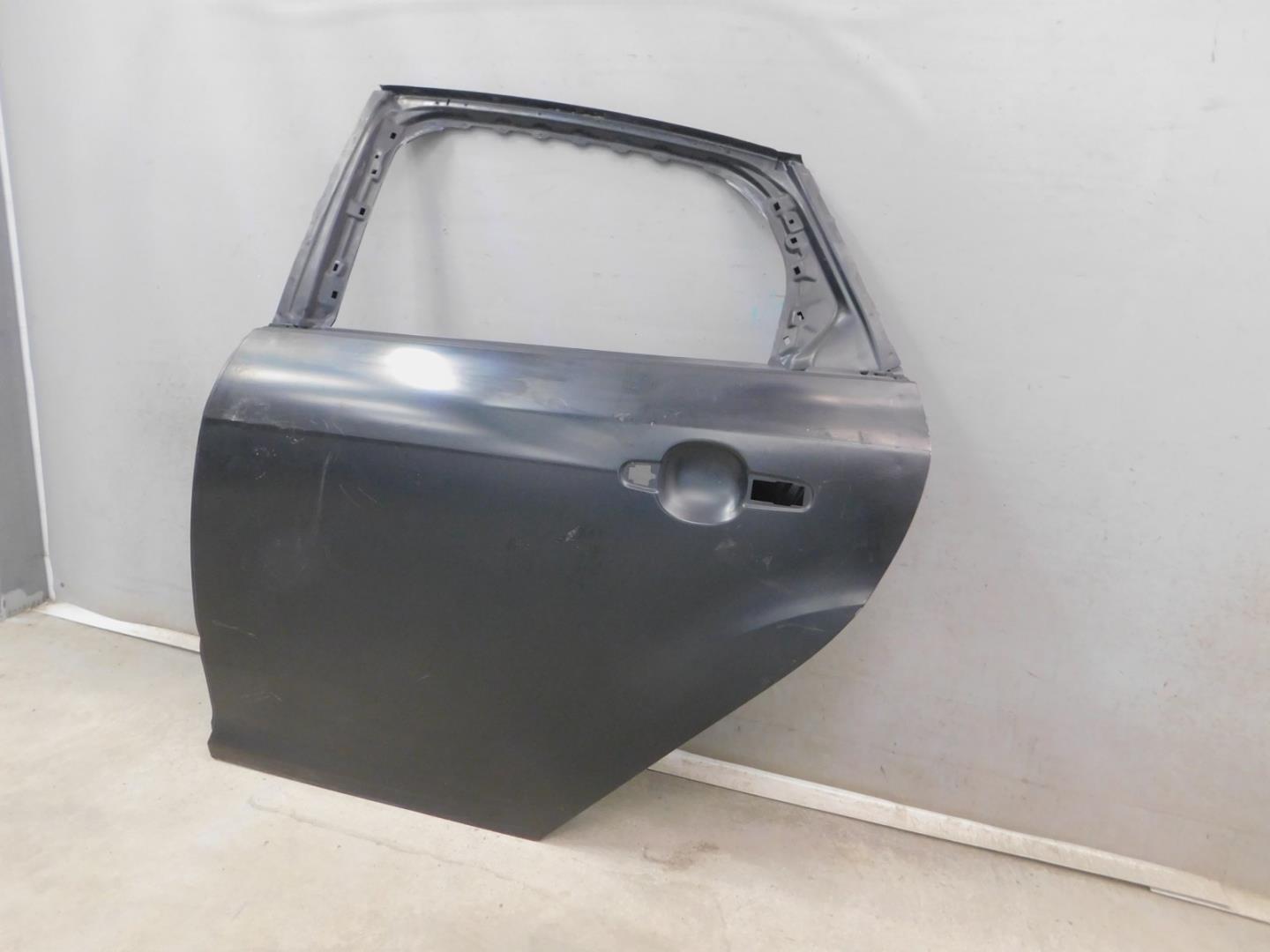 Дверь задняя левая