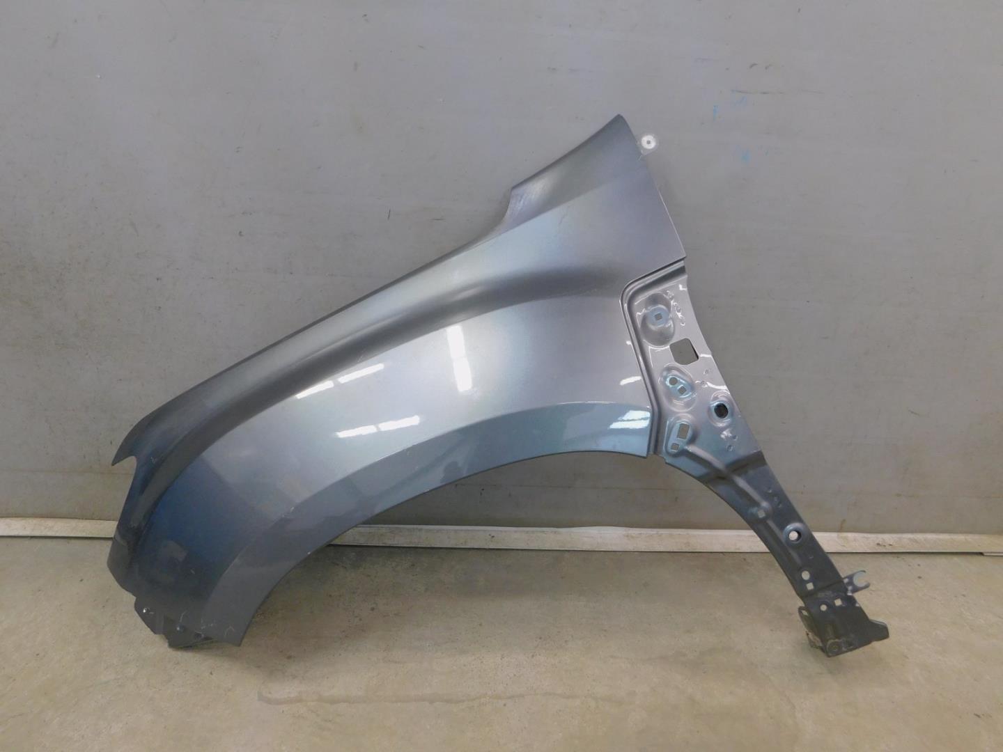 Крыло переднее левое