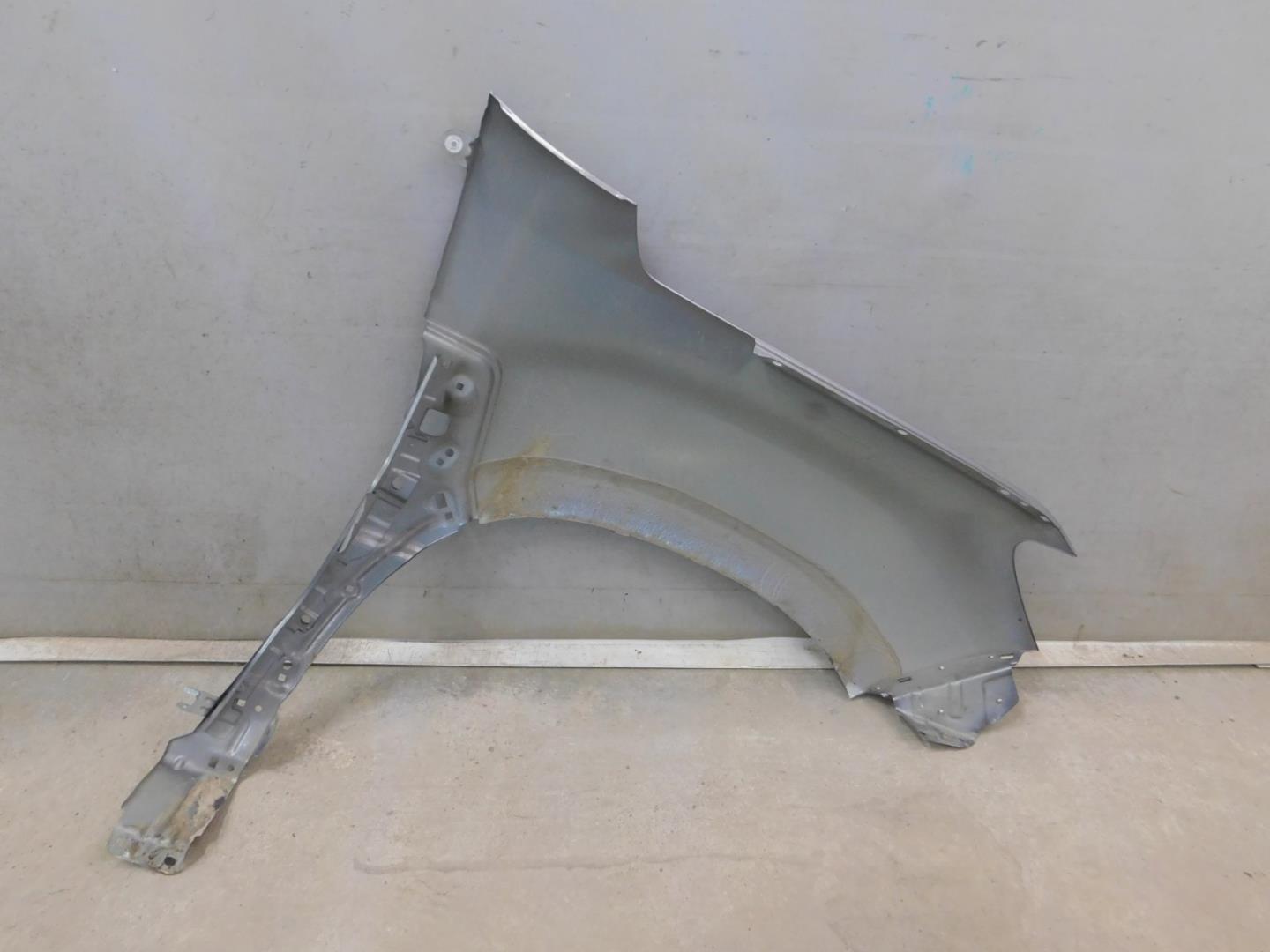 Крыло переднее левое