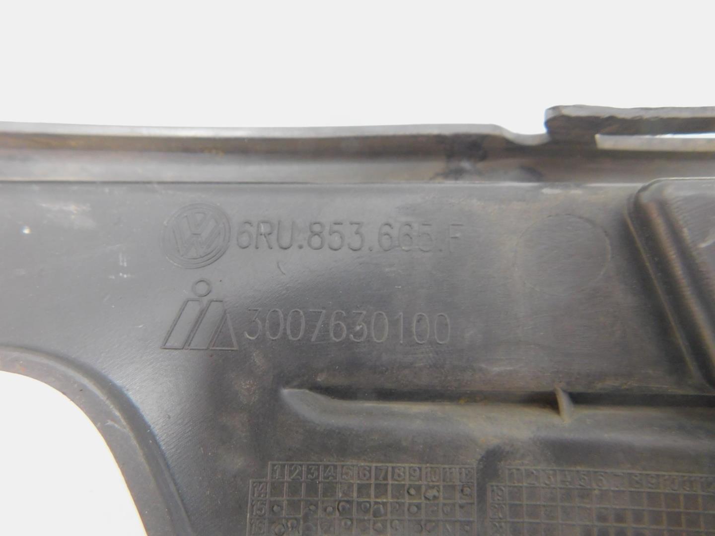 Решетка в бампер левая