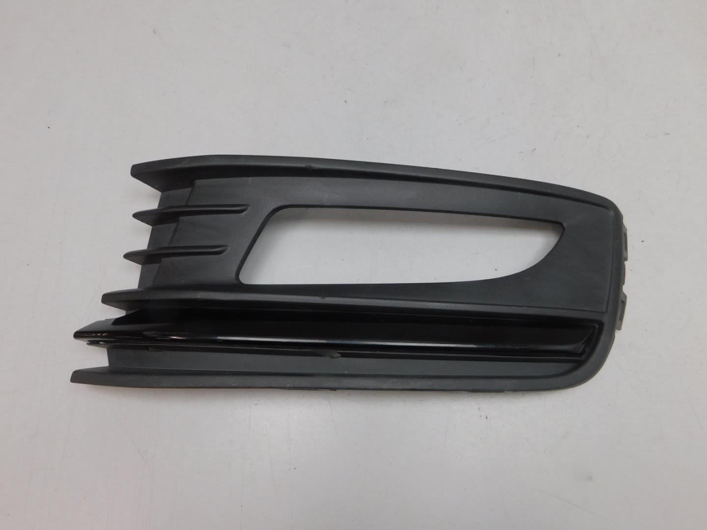 Решетка в бампер левая