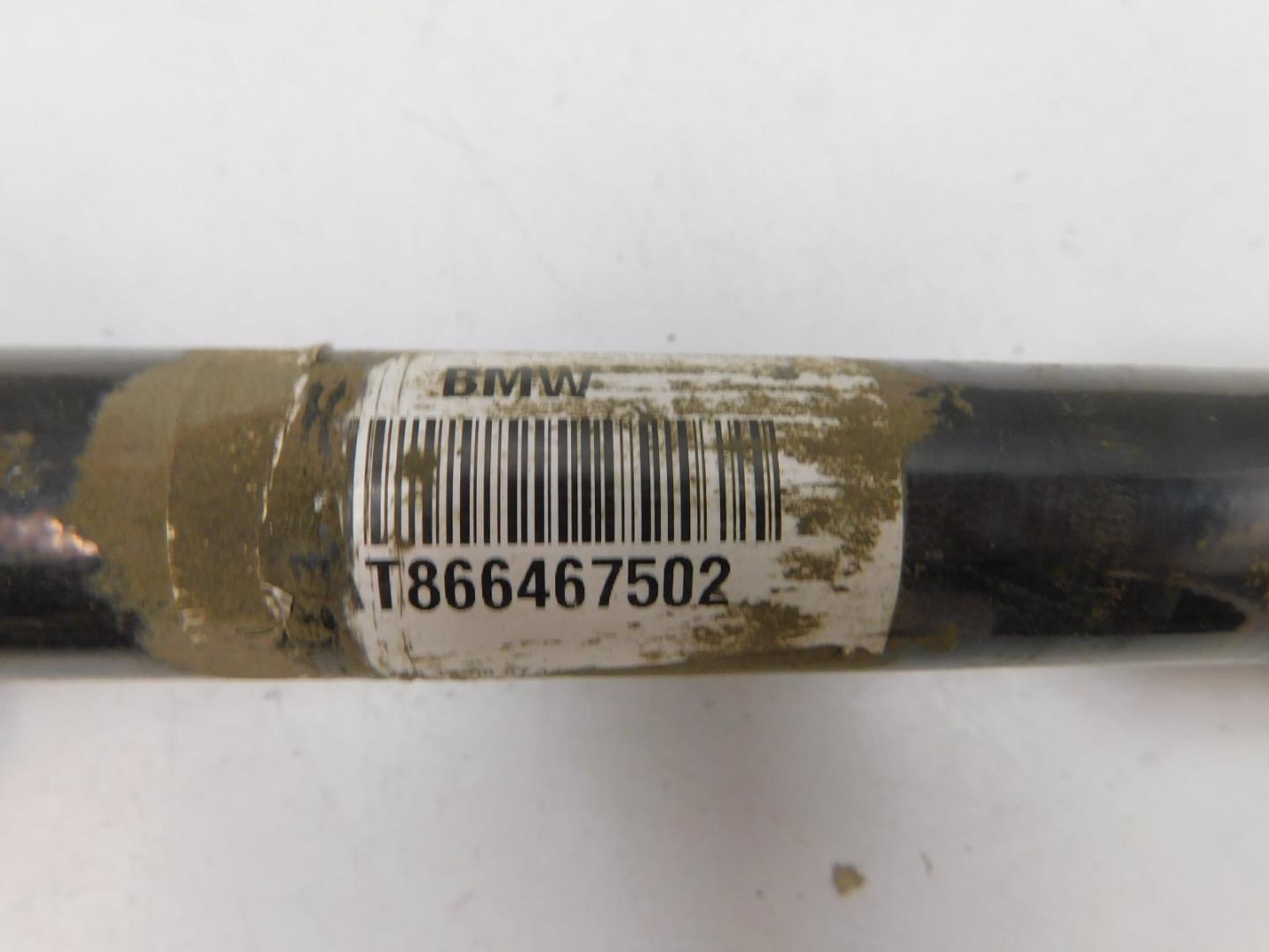 Полуось левая (привод)