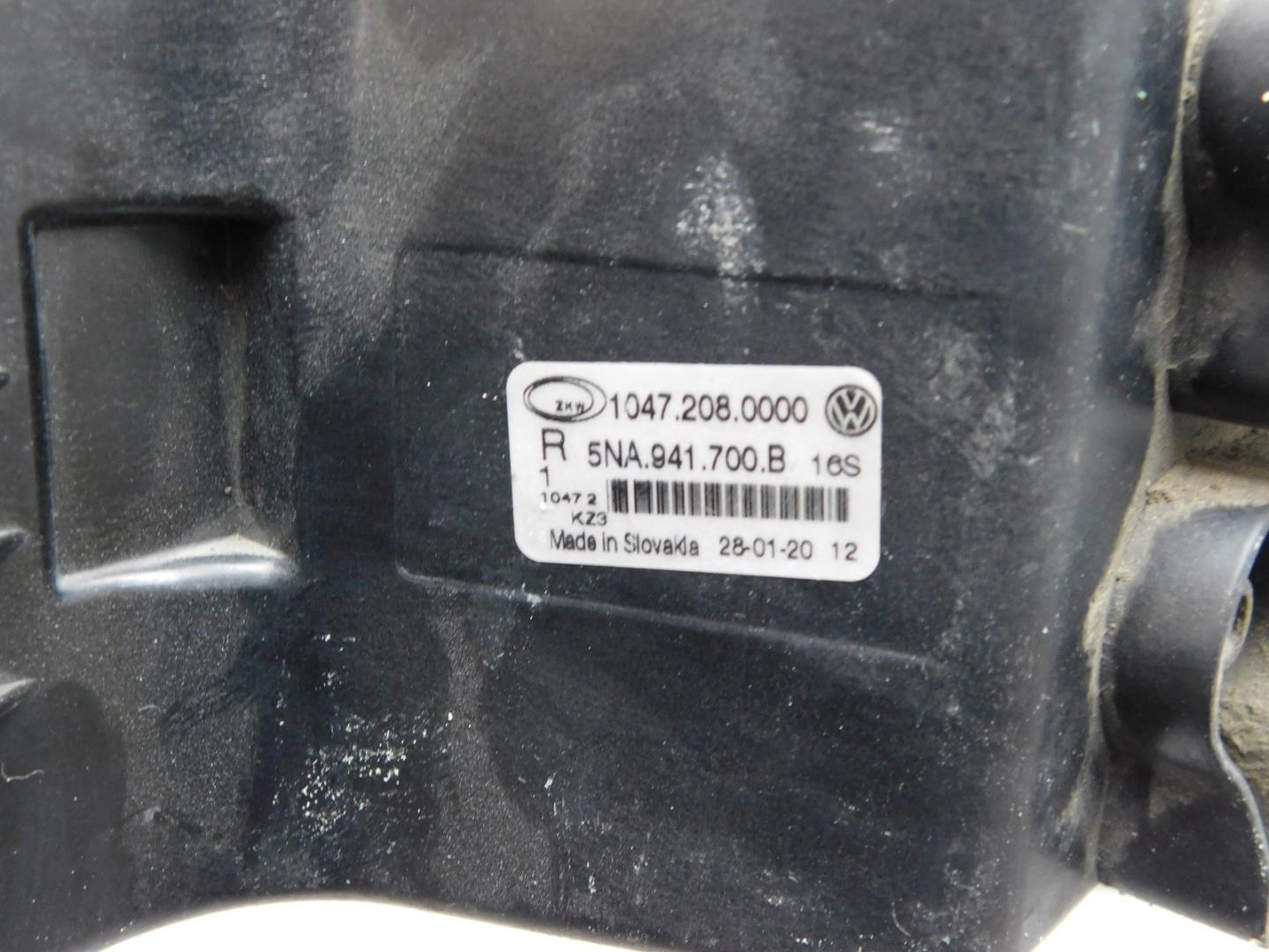 Фара противотуманная правая