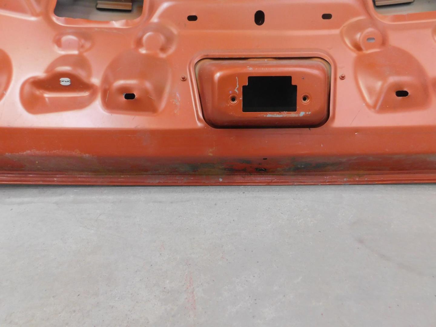 Дверь багажника