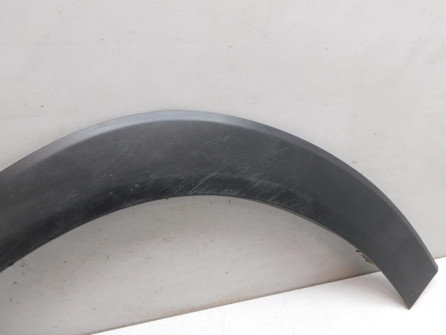 Накладка переднего крыла левого