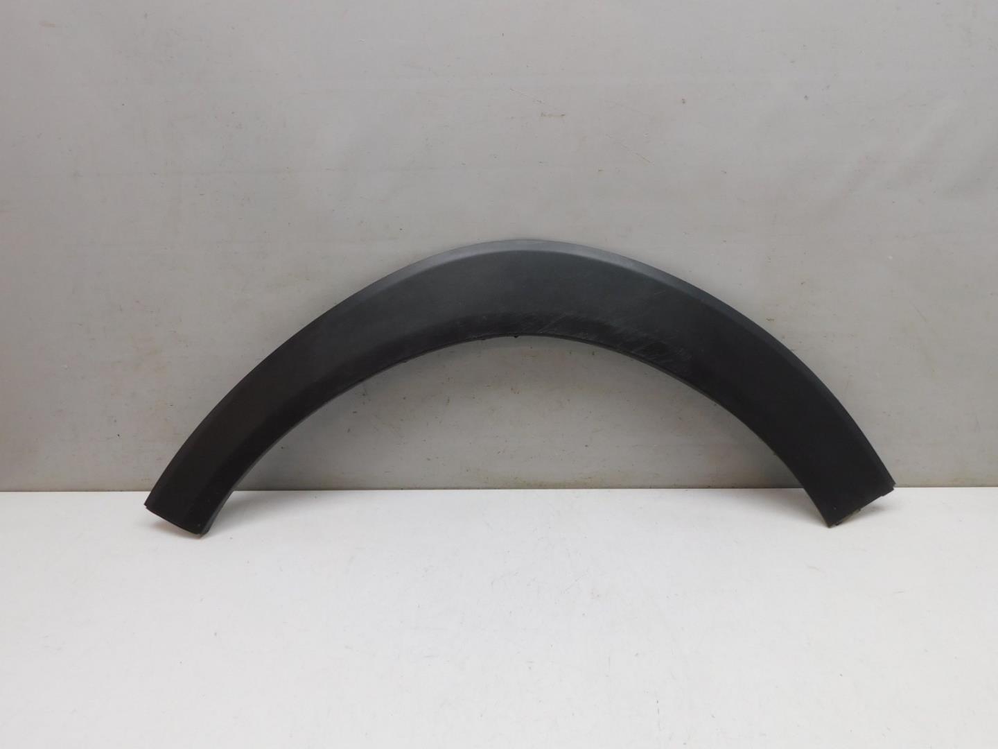 Накладка переднего крыла левого