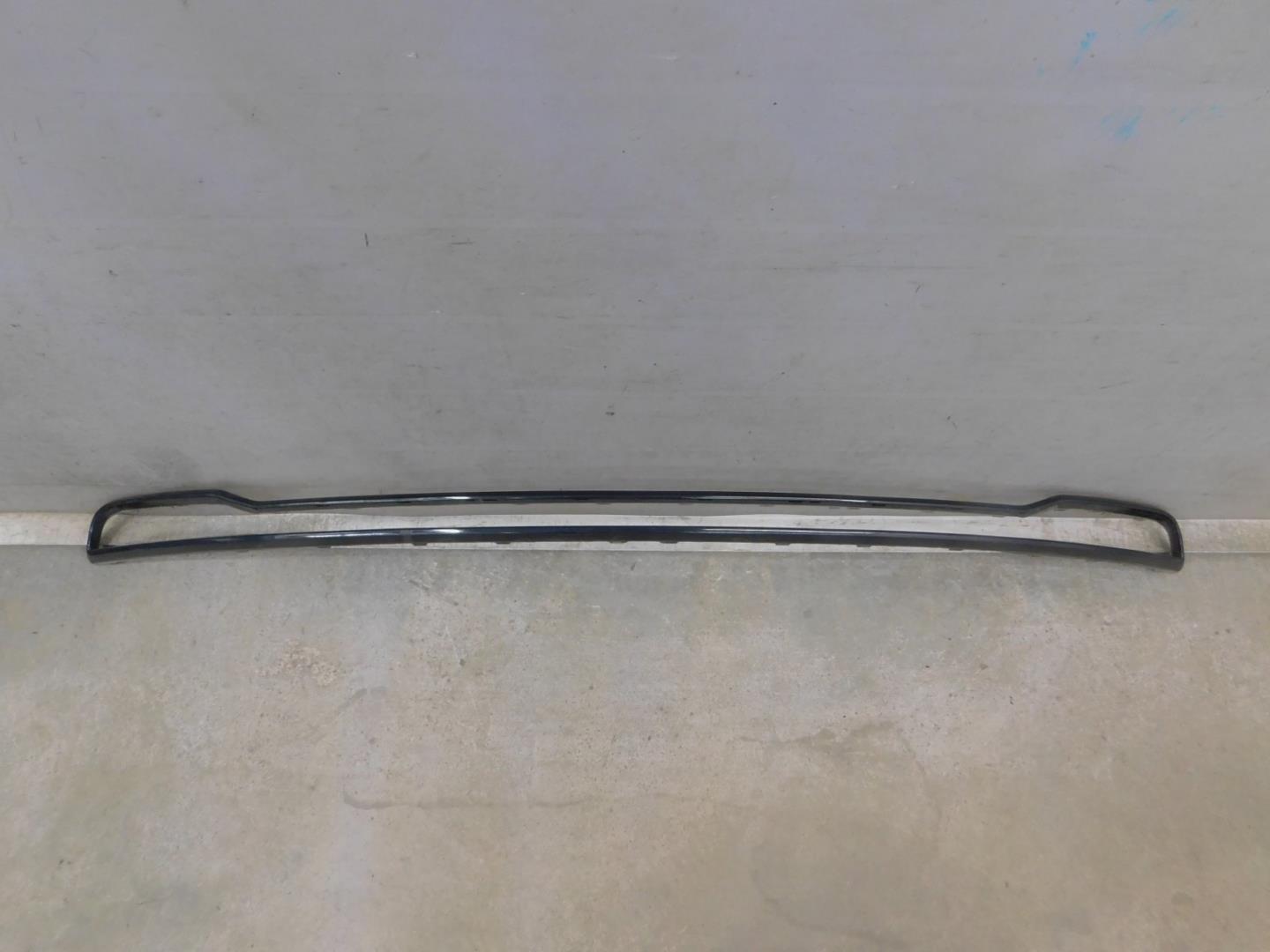 Молдинг заднего бампера