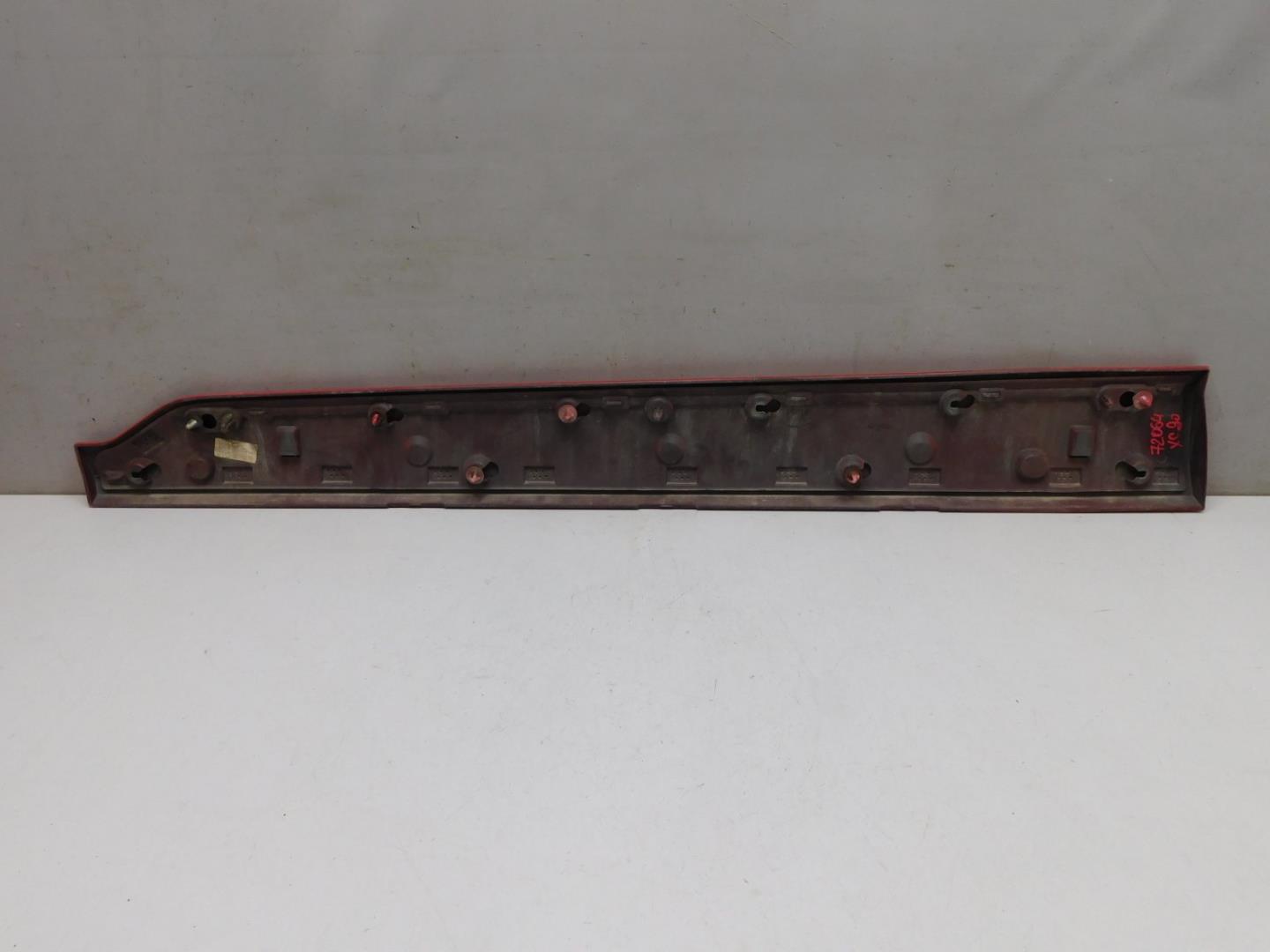 Накладка двери передней правой