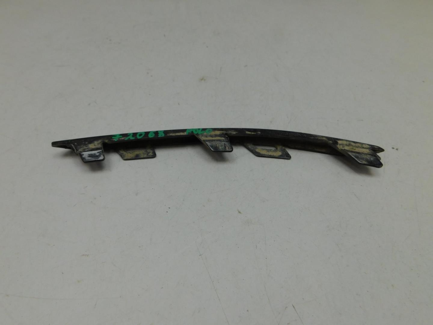 Молдинг заднего бампера