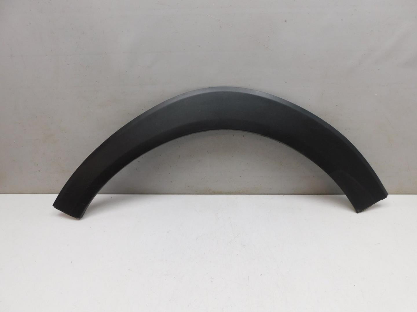 Накладка переднего крыла левого