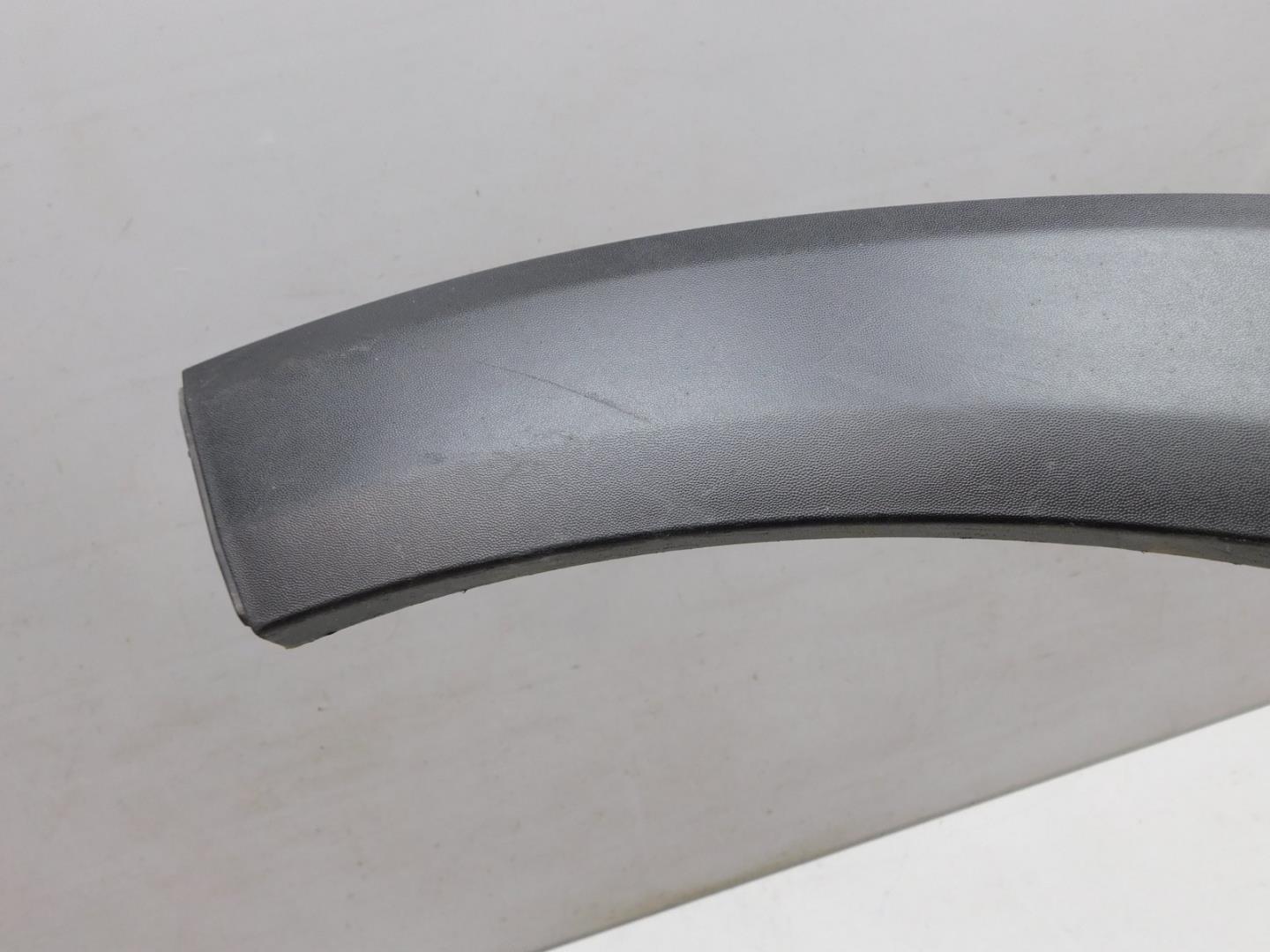 Накладка переднего крыла левого