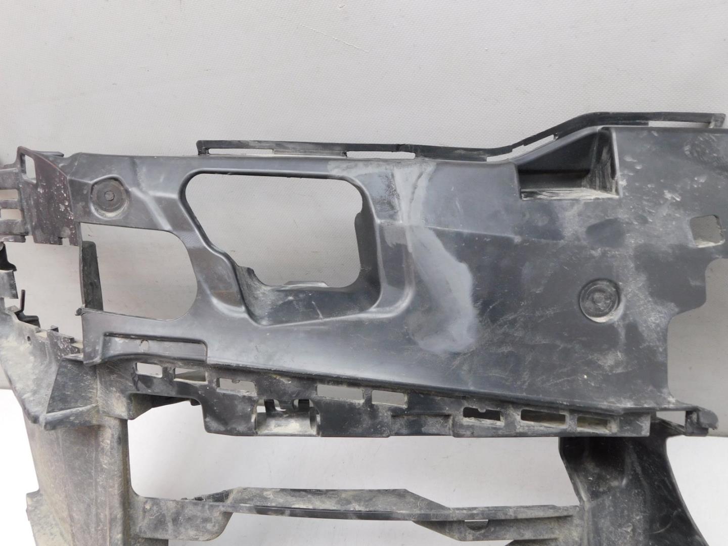 Кронштейн переднего бампера