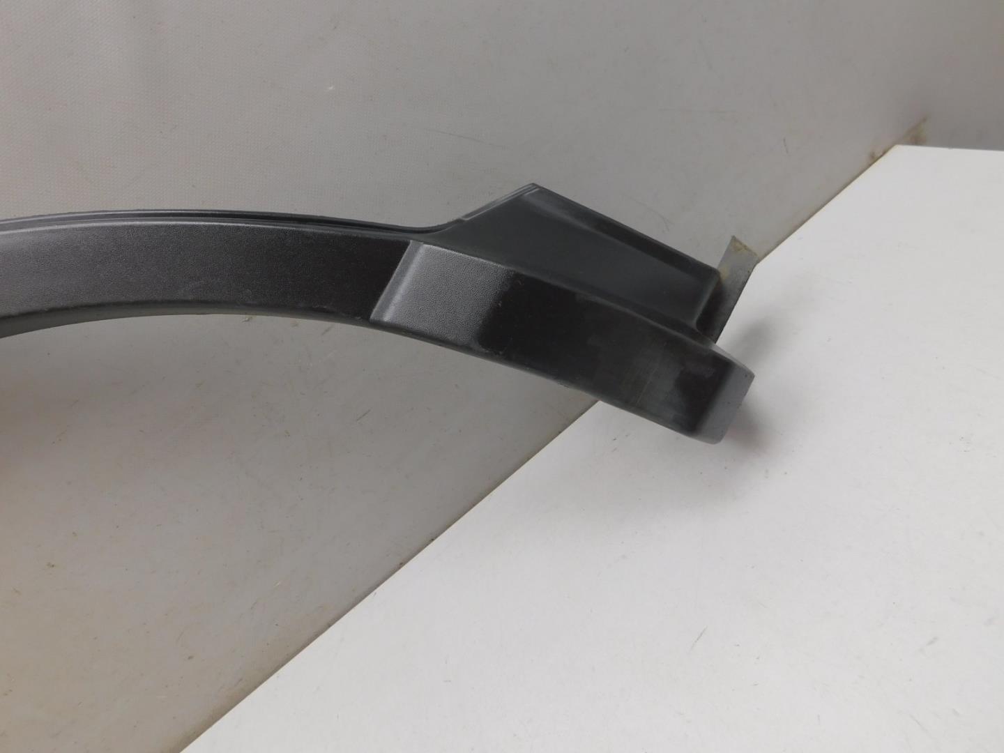 Накладка заднего крыла правого