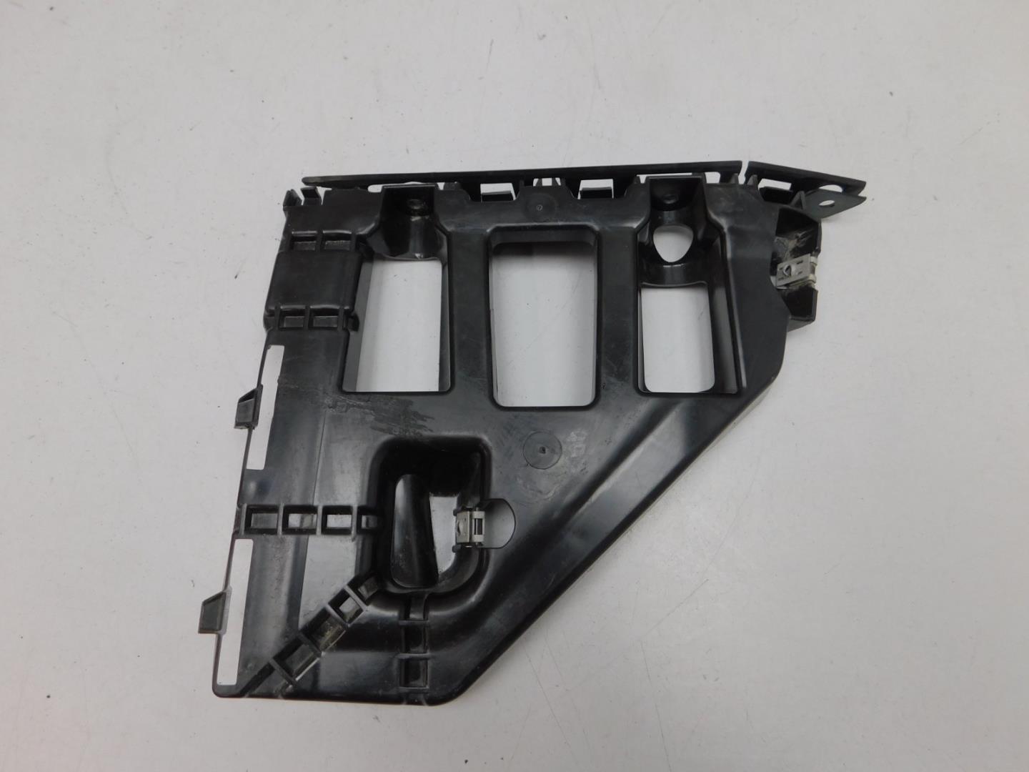 Кронштейн заднего бампера