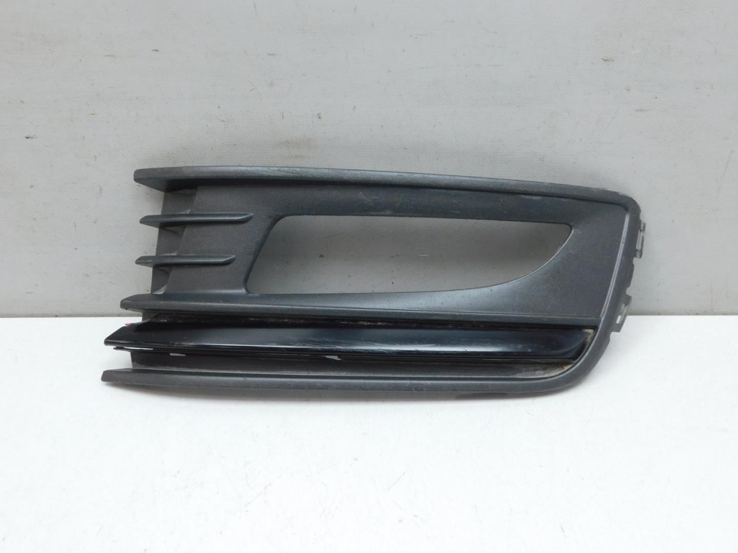 Решетка в бампер левая