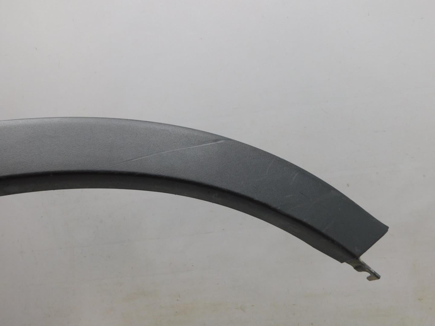 Накладка заднего крыла левого