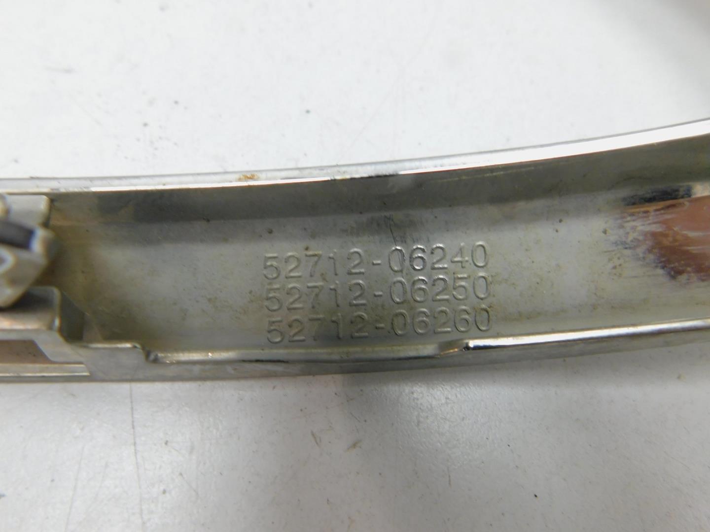 Молдинг переднего бампера