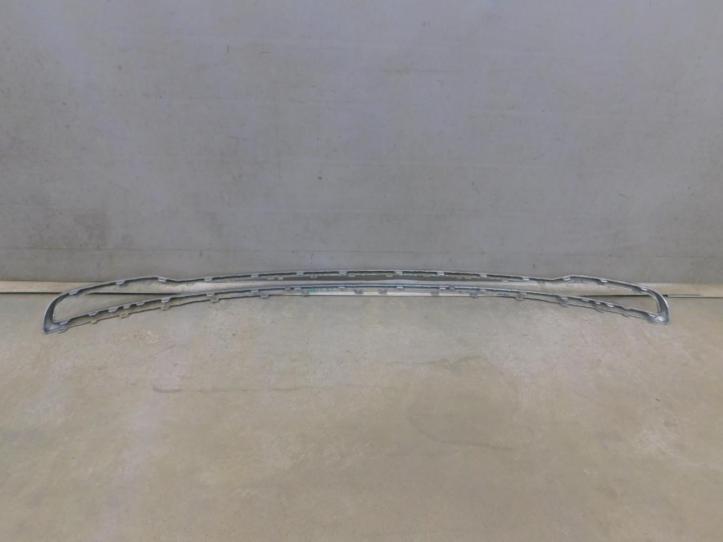 Молдинг заднего бампера