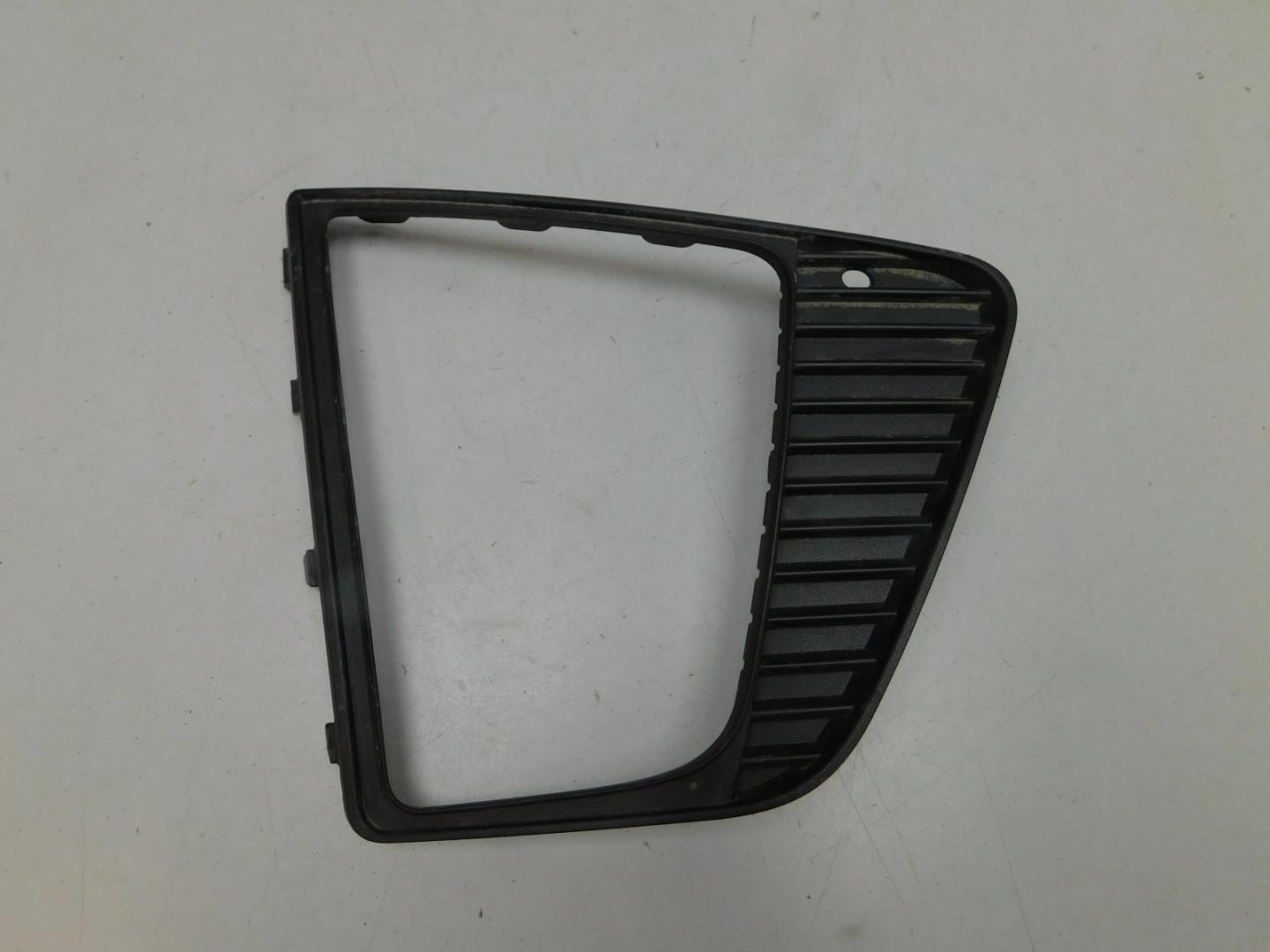 Решетка в бампер правая