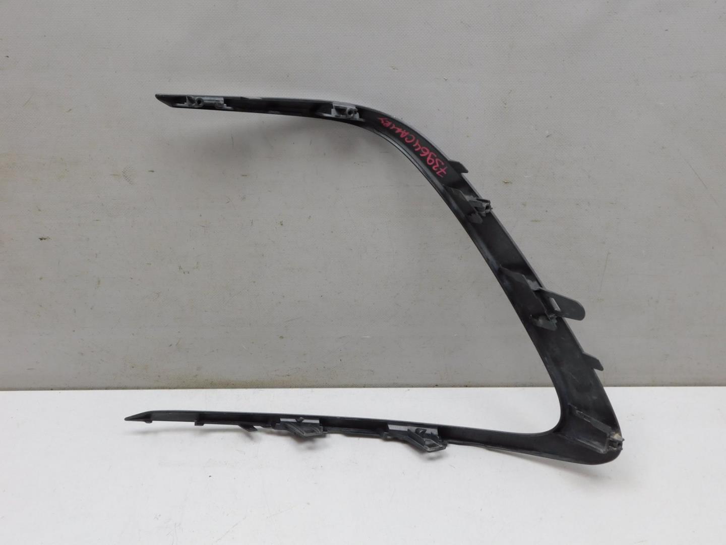 Молдинг переднего бампера