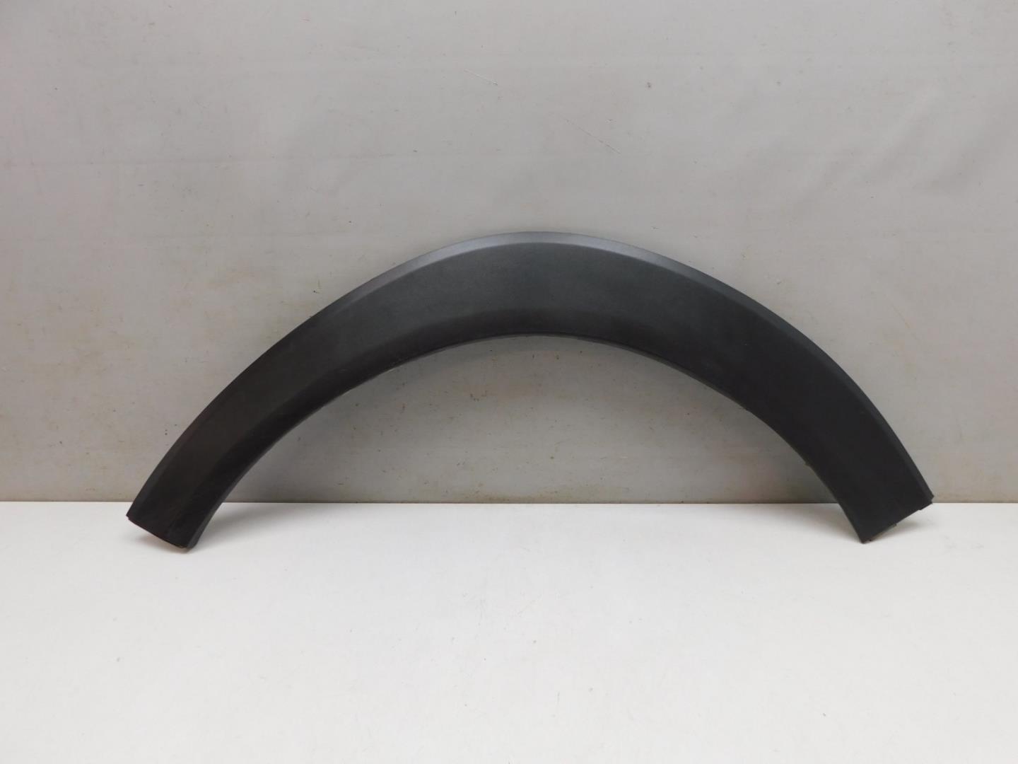 Накладка переднего крыла левого